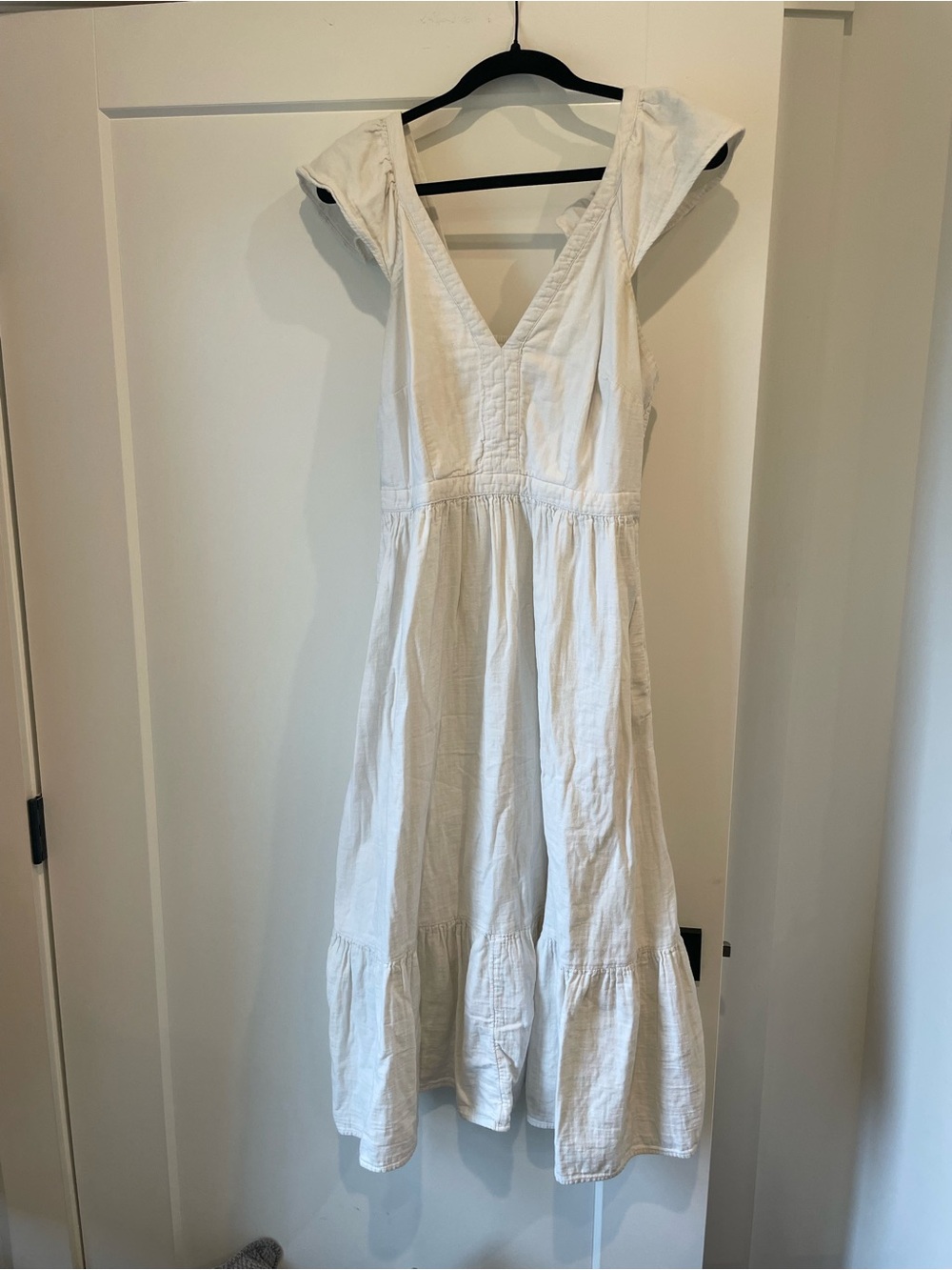 Universal Thread Cream Maxi Dress with V-Neck and Ruffle Hem